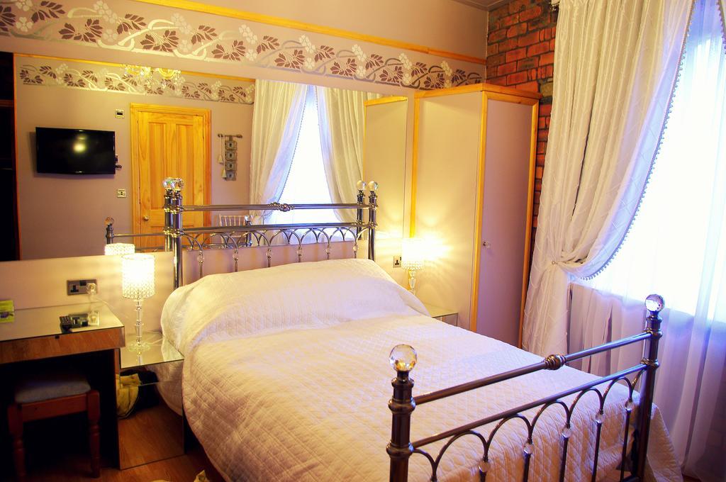 Crown House Suites Halifax Szoba fotó